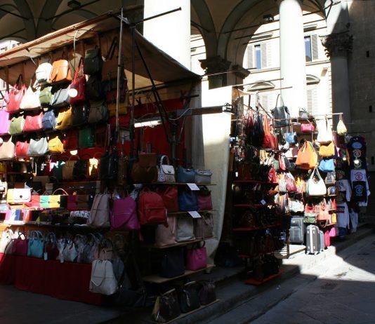 Mercato nuovo. Infinita gamma di prodotti