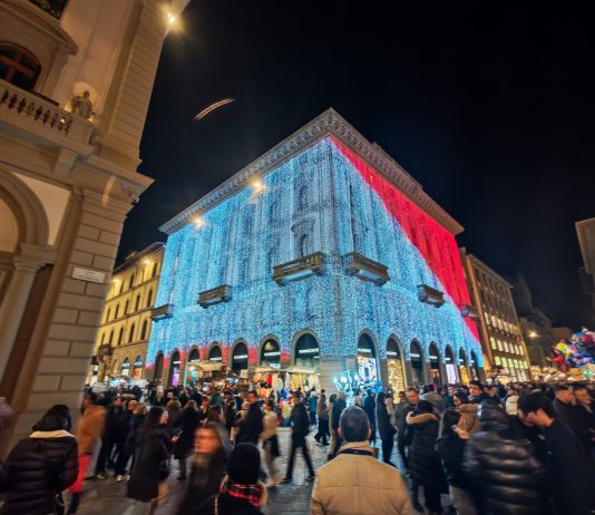Firenze si accende: le Luminarie 2025 illuminano il cuore della città