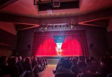 “Terapia di Gruppo” conquista il Teatro Reims: giovani talenti emozionano il pubblico